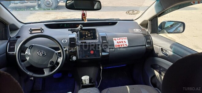Toyota Prius-3