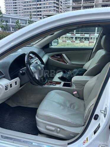 Toyota Camry-5