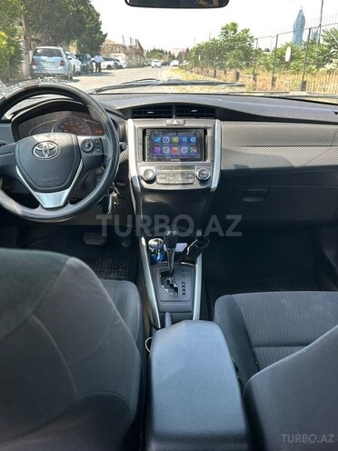 Toyota Corolla Fielder-2