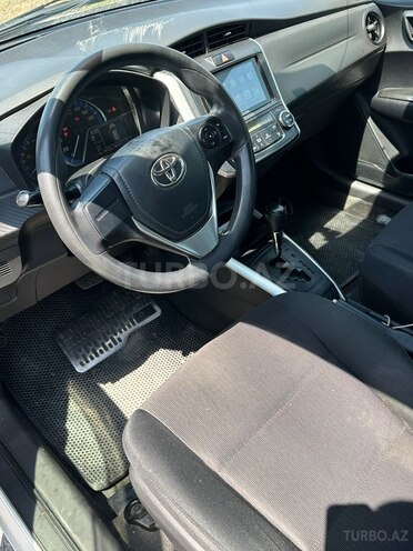 Toyota Corolla Fielder-3