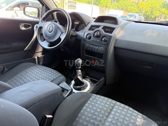 Renault Megane-10