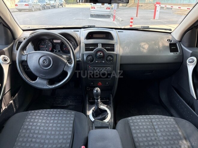 Renault Megane-16