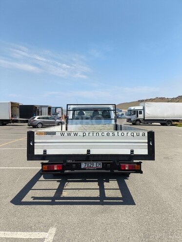 Ford Transit-10
