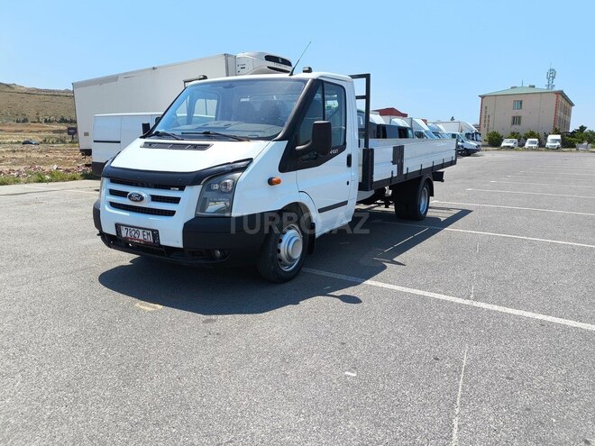 Ford Transit-4