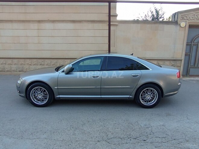 Audi A8-4
