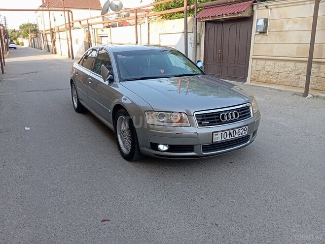 Audi A8-3