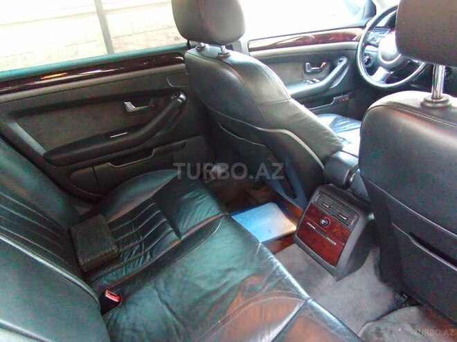 Audi A8-10