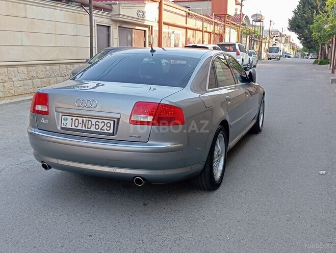 Audi A8-7