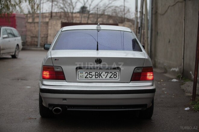 BMW 318-7