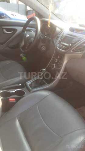 Hyundai Elantra-6