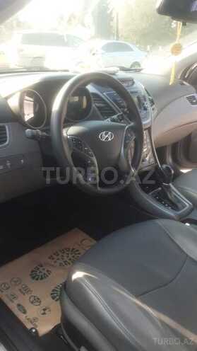 Hyundai Elantra-5