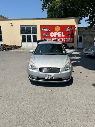 Hyundai Accent-1