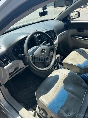 Hyundai Accent-7