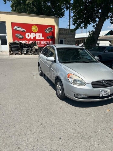 Hyundai Accent-4