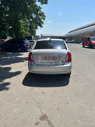 Hyundai Accent-2