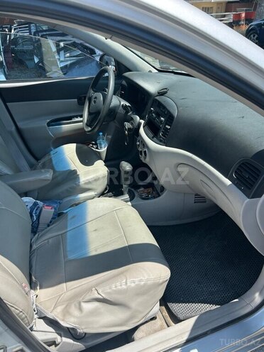 Hyundai Accent-8
