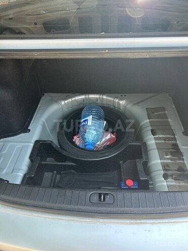Hyundai Accent-6