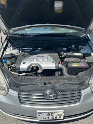 Hyundai Accent-10