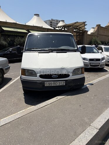 Ford Transit-1