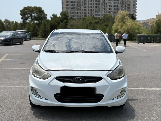 Hyundai Accent-1