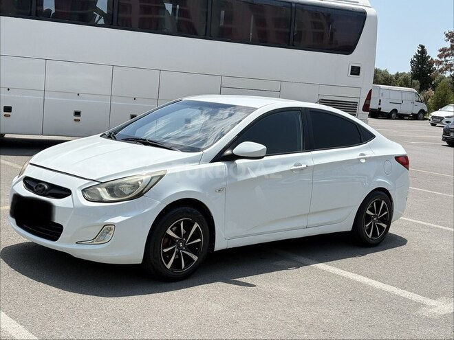 Hyundai Accent-6