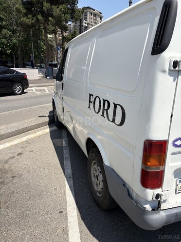 Ford Transit-3