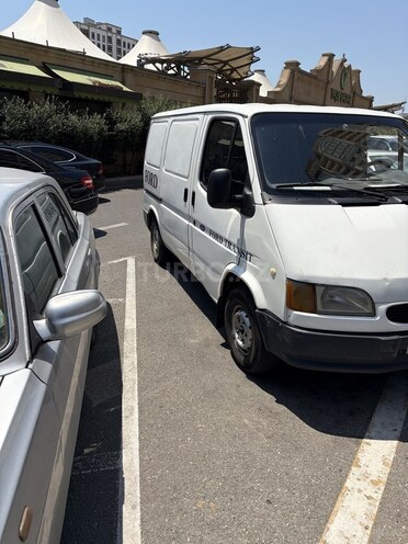 Ford Transit-5