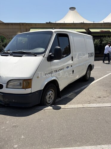 Ford Transit-4