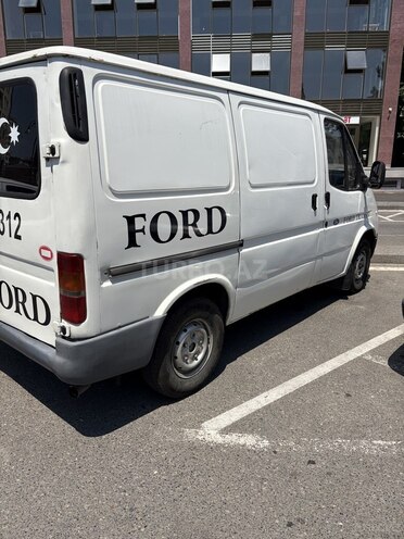 Ford Transit-6