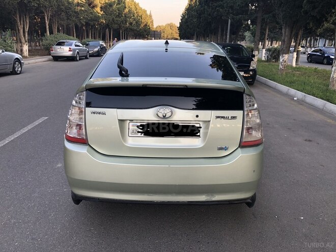 Toyota Prius-8
