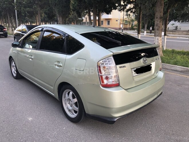 Toyota Prius-7