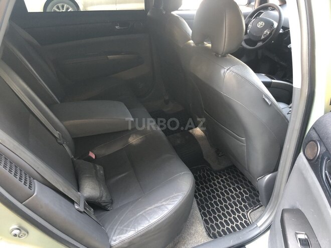 Toyota Prius-3