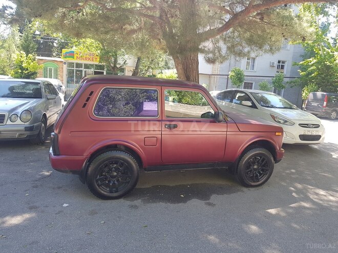 LADA (VAZ) Niva-11