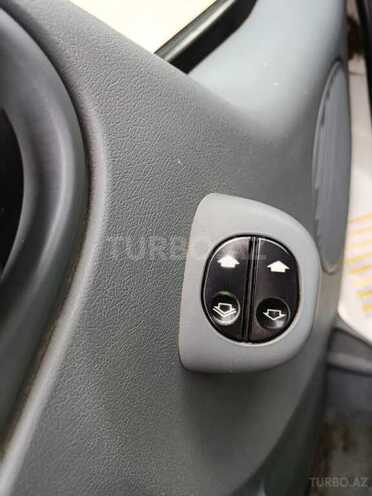 Ford Transit-9