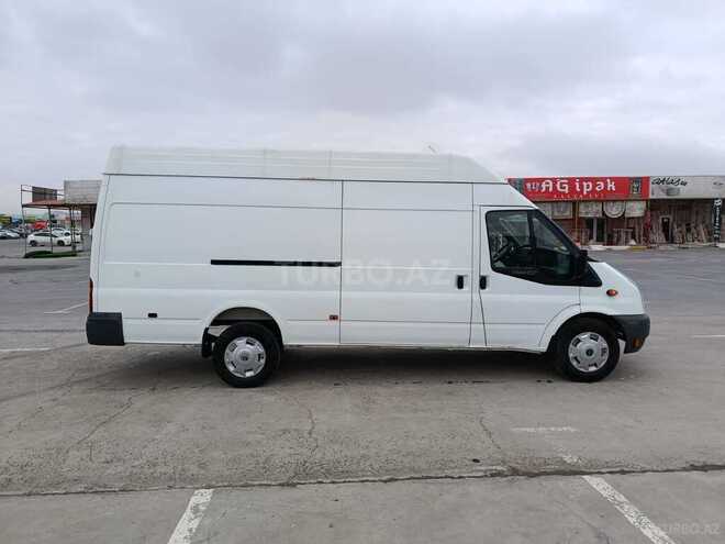 Ford Transit-4
