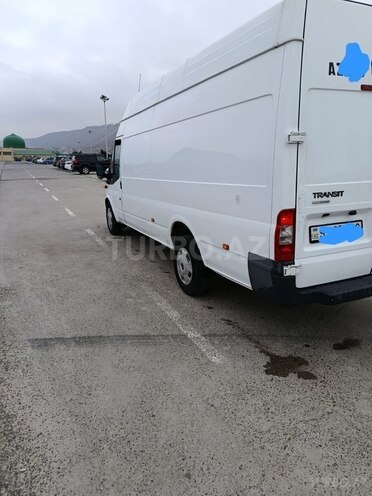 Ford Transit-5