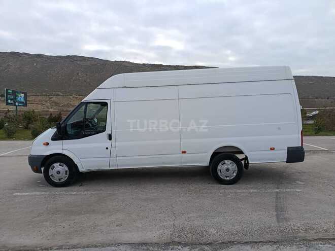 Ford Transit-8