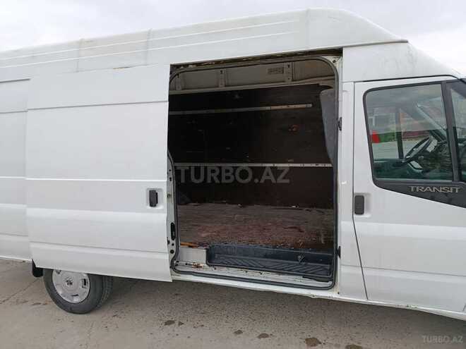 Ford Transit-14