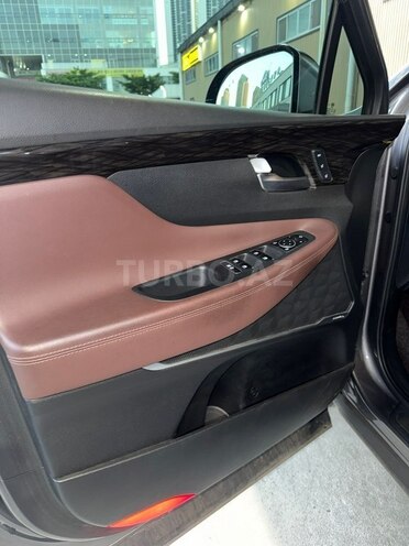 Hyundai Santa Fe-12