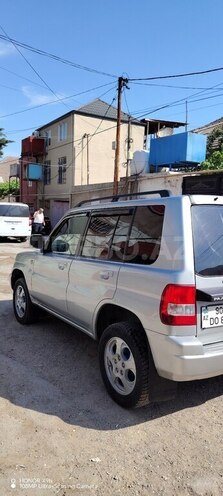 Mitsubishi Pajero io-6