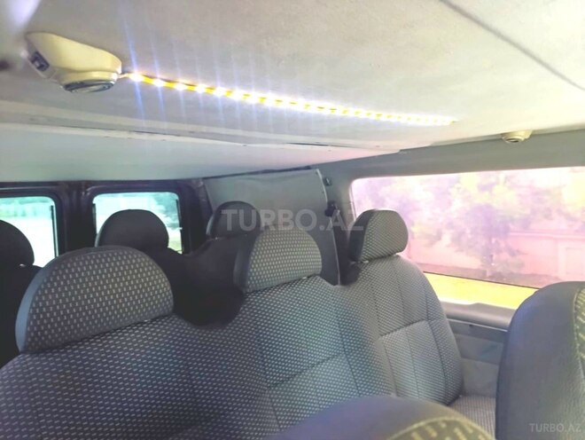 Ford Transit-12