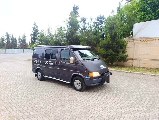 Ford Transit-2