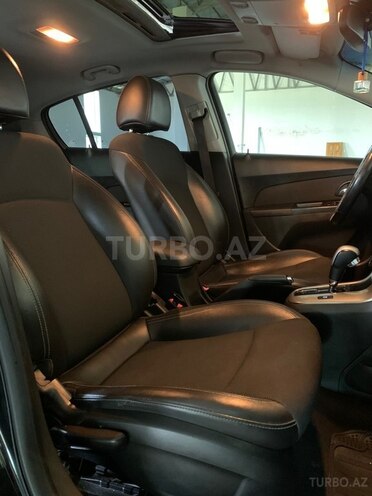 Chevrolet Cruze-17
