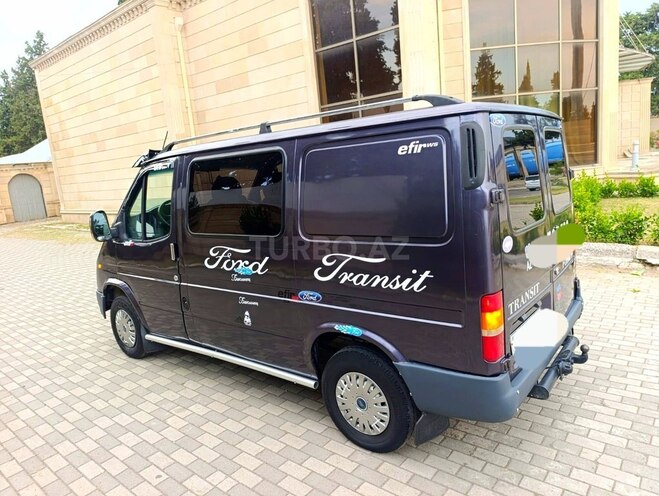 Ford Transit-10