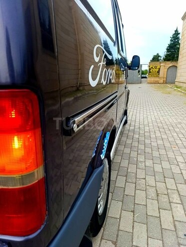 Ford Transit-17
