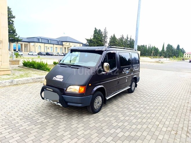Ford Transit-5