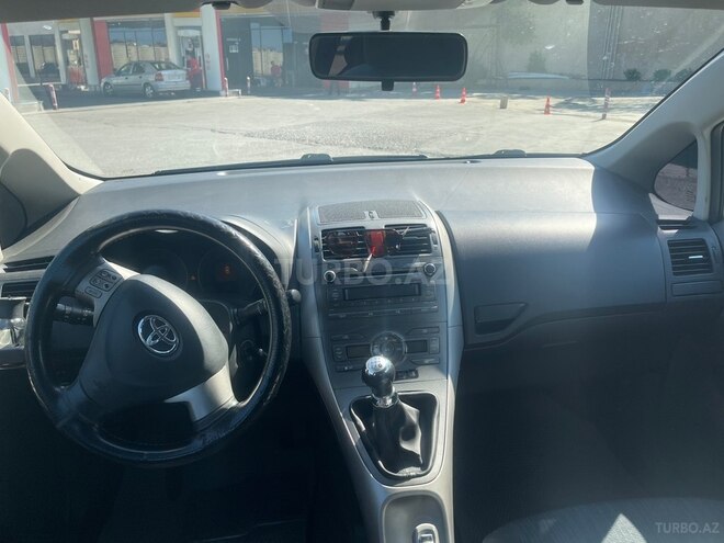 Toyota Auris-5