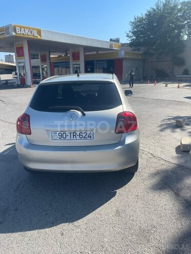 Toyota Auris-4