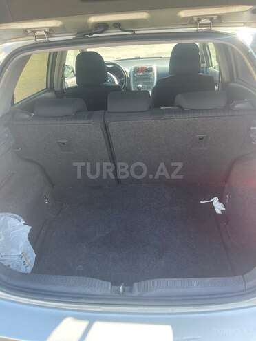 Toyota Auris-12