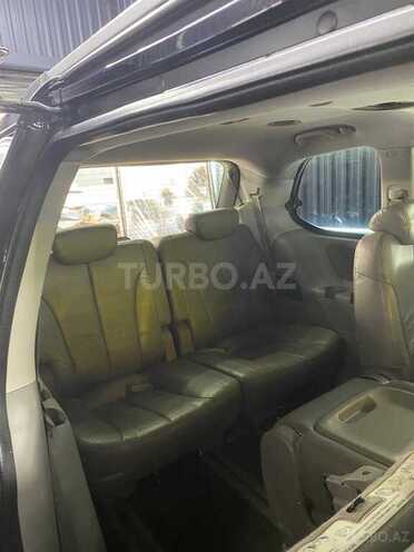 Kia Carnival-11